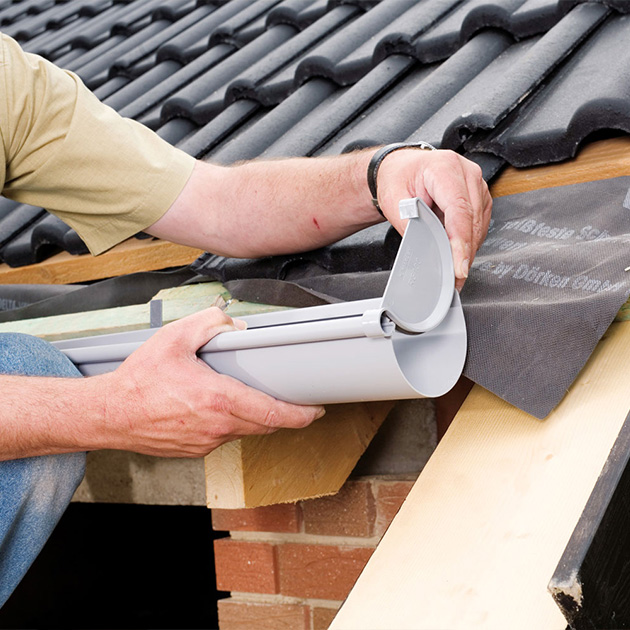 Pose et réparation de gouttières à Noisy-le-Grand (93160) en Seine-Saint-Denis (93)